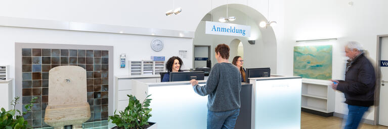 Empfangsbereich Anmeldung Augenklinik 